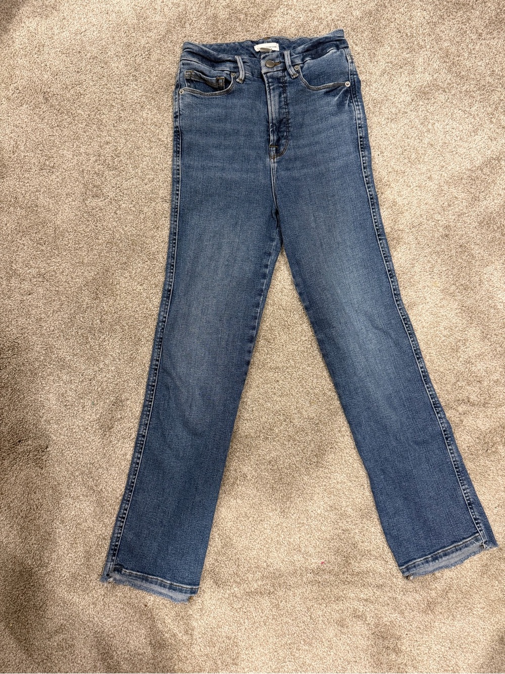 Good American Straight Leg Jeans in Blue Wash